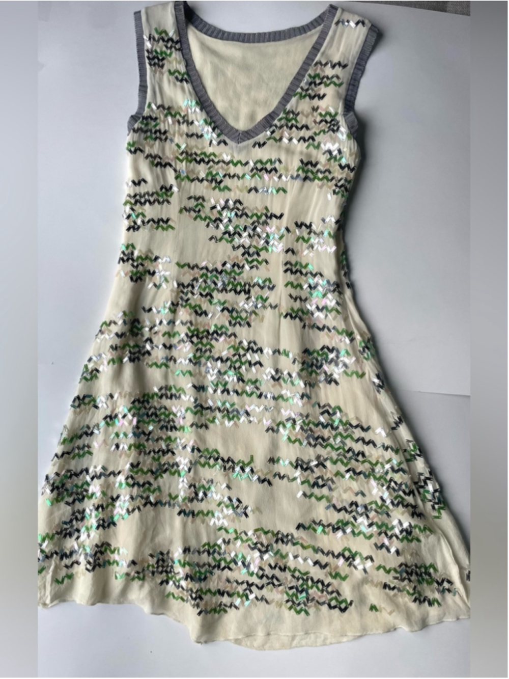 Silk Sequin Mini Dress Ivory Green Abstract Embellished Shift - Picture 7 of 7